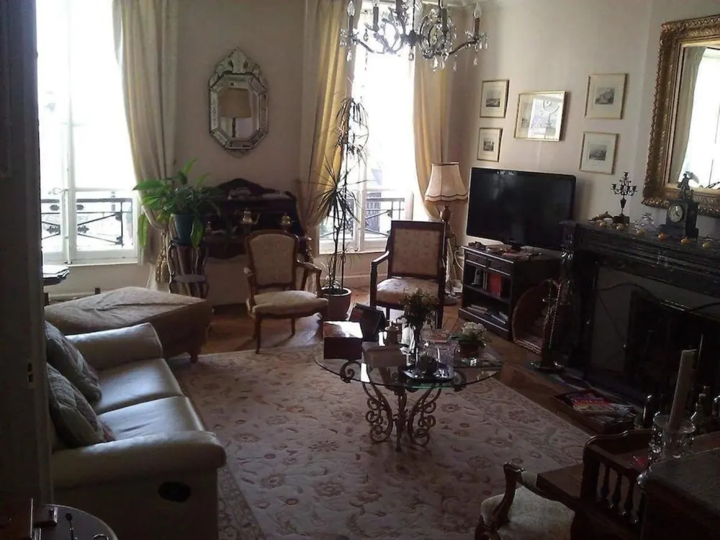 Au 16 Place Saint Louis