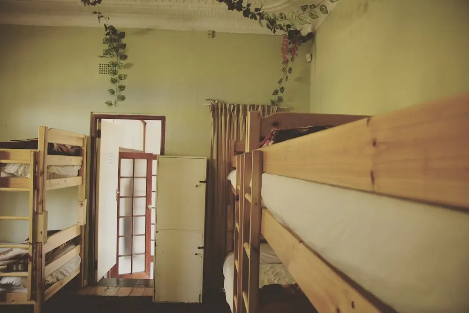 HomeBase Melville - Hostel