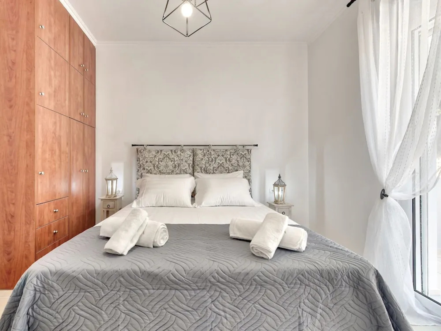 Modern Villa in Tragaki With Pool and Parasol