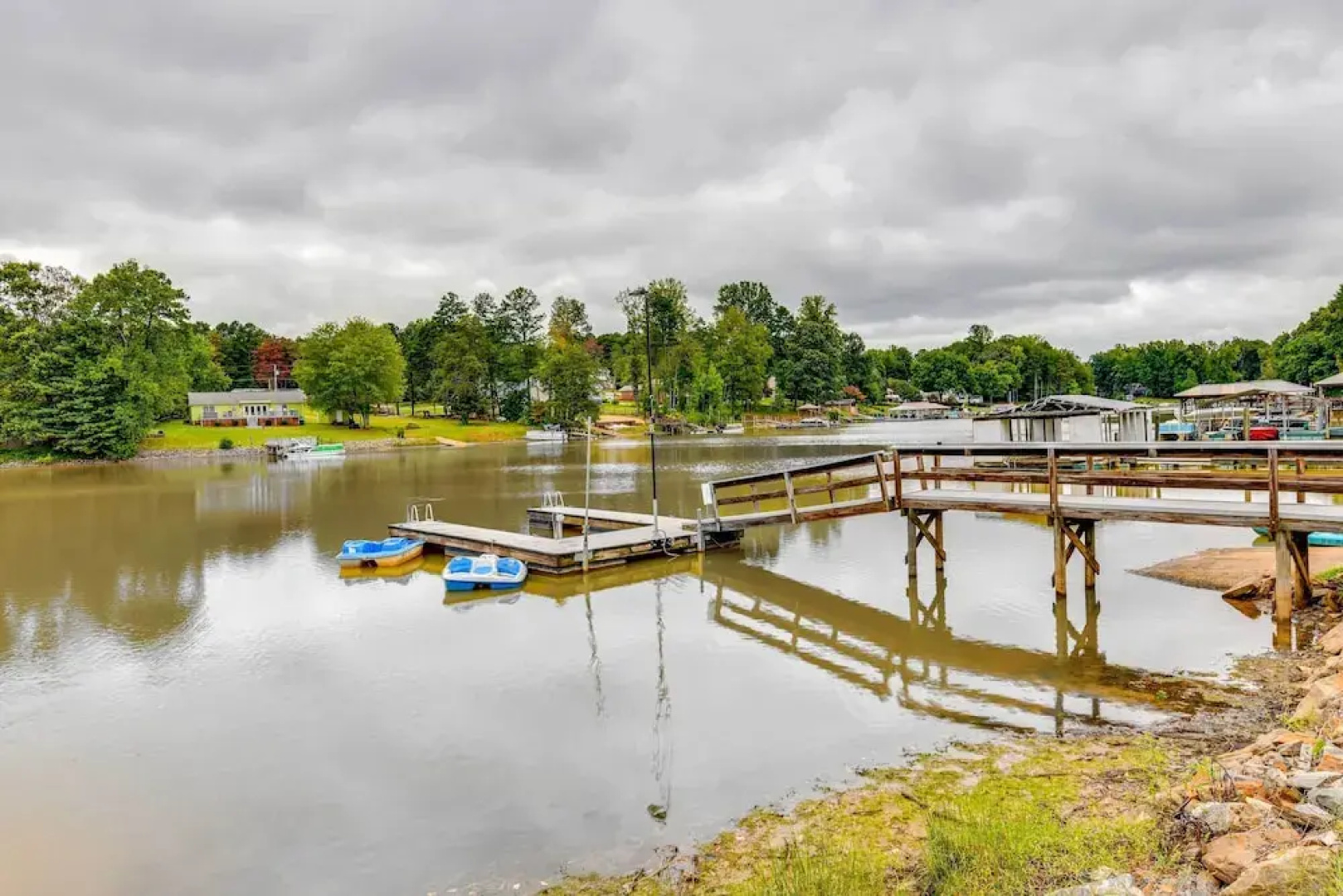 Pool Access + Views: Serene Cottage at Lake Norman