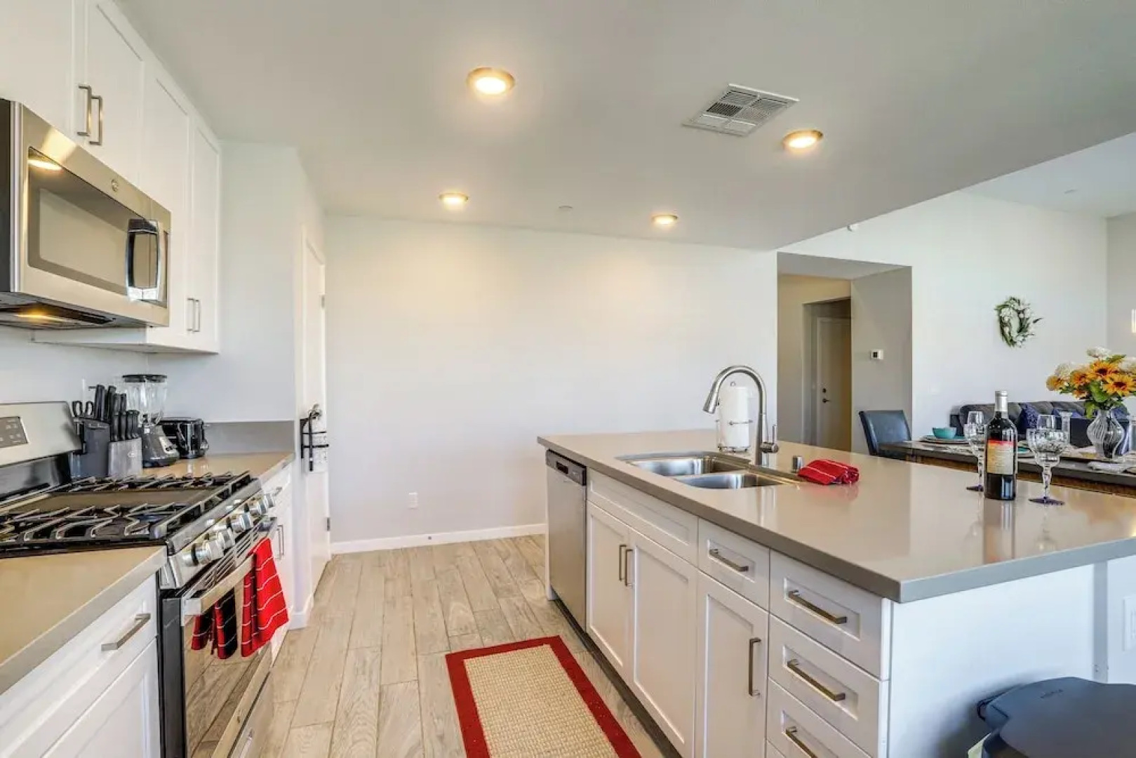 Pool, Spa & More: Relax in Desert Hot Springs!