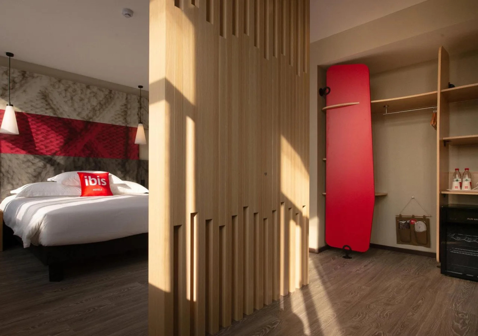 Ibis Guanyun Kowloon Port Water Street Hotel