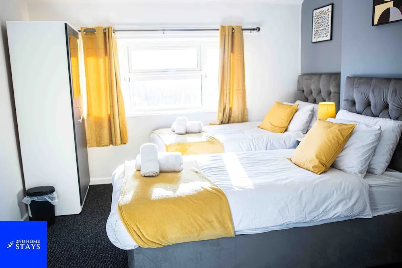 2ndhomestays -walsall- Charming 3-bedroom House