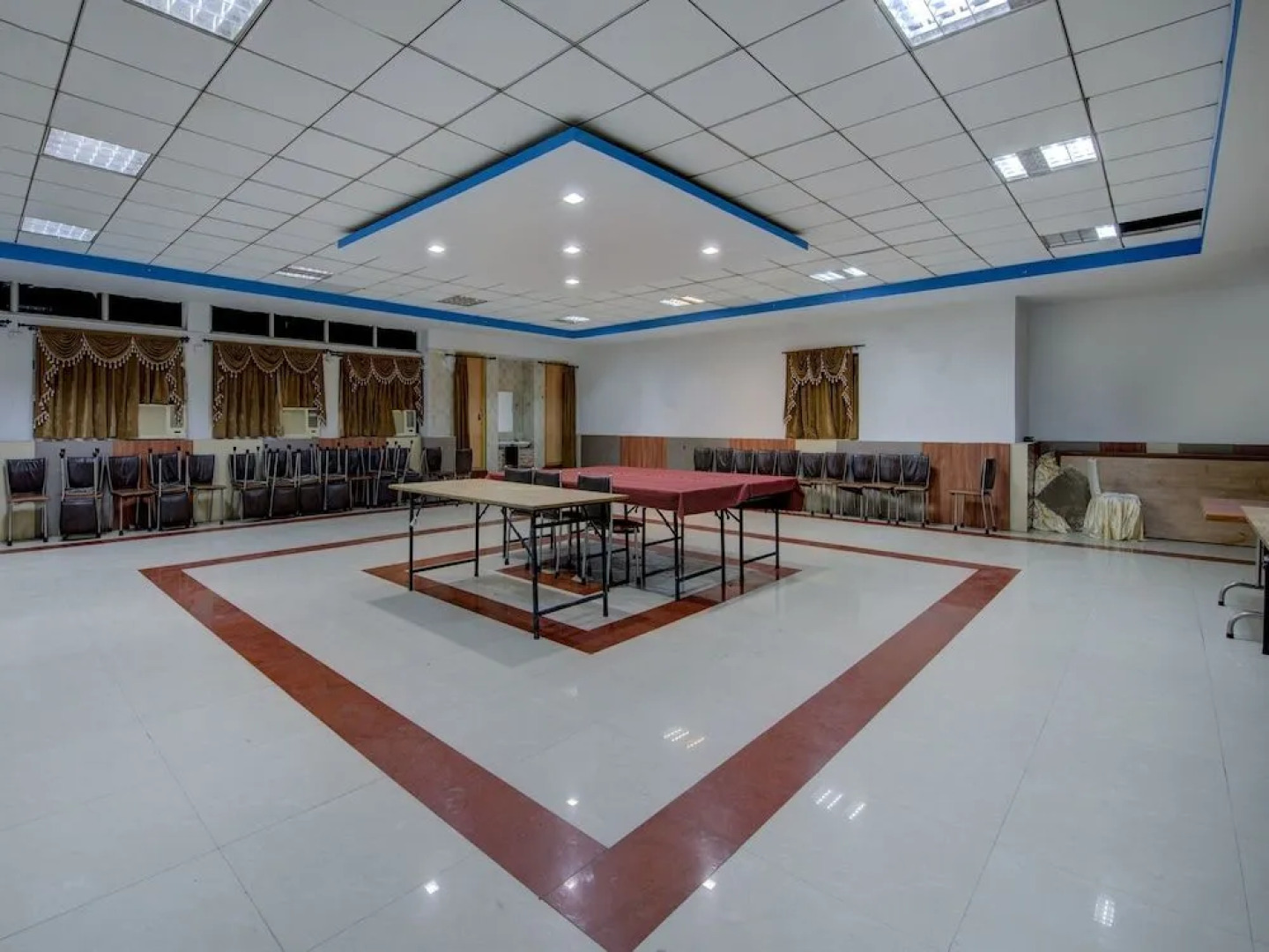 OYO 4275 Hotel Sunraj Residency