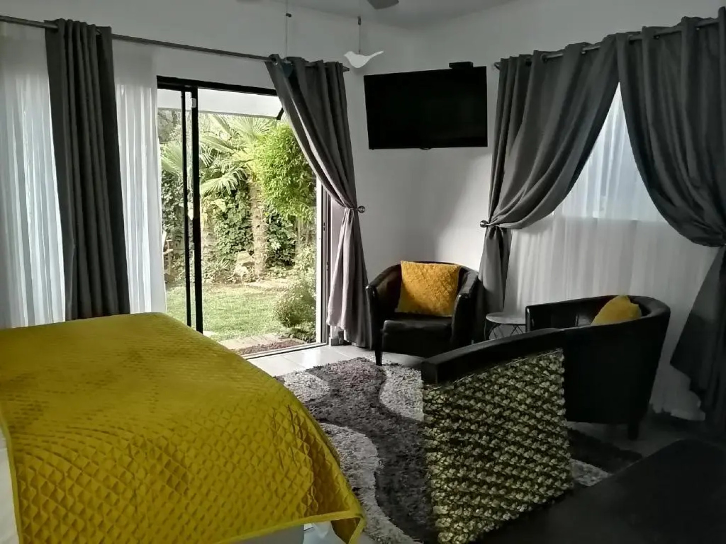 Roxy's Rest Guest House