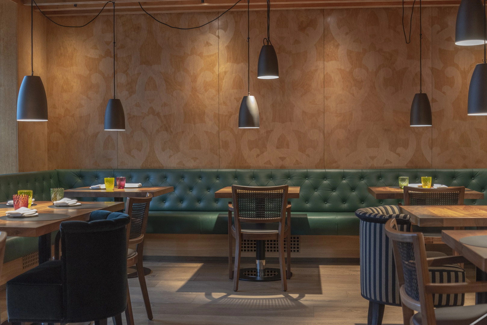 Отель Caspar Swiss Quality