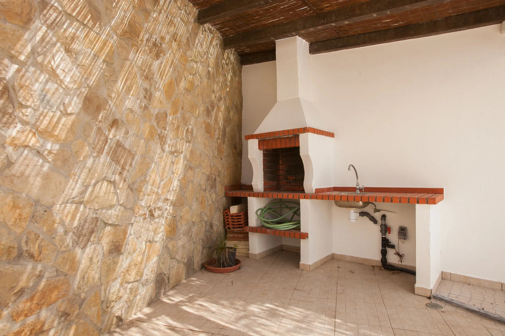 Ericeira Chill Hill Hostel & Private Rooms - Sea Food