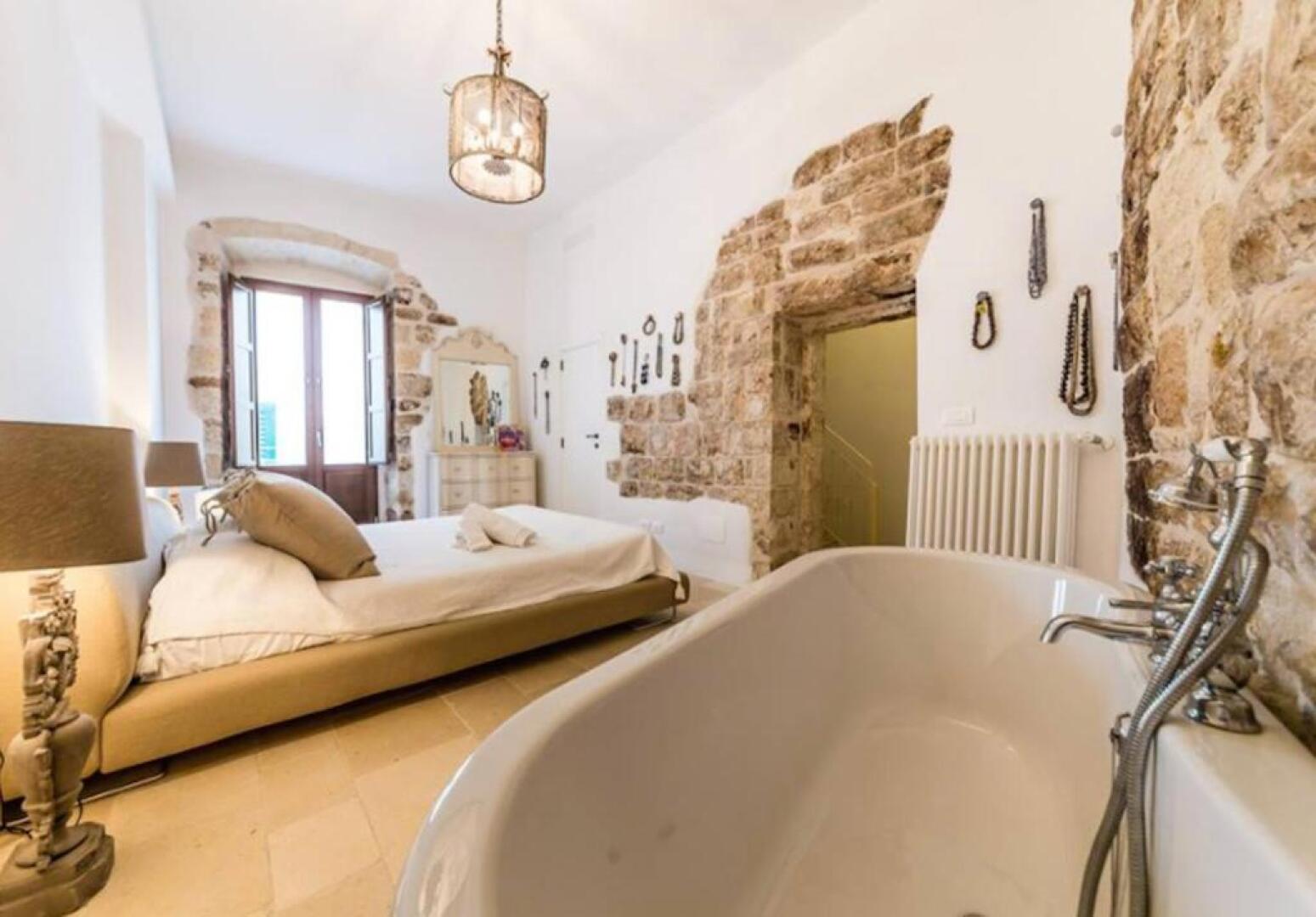 Itaca Home to Explorers