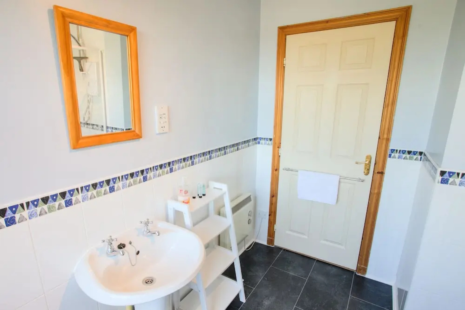 Knightsridge House Apartment