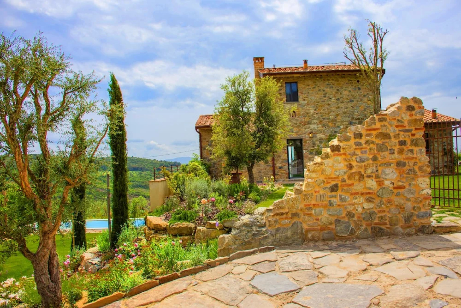 Wonderful Private Villa With Pool in Riparbella