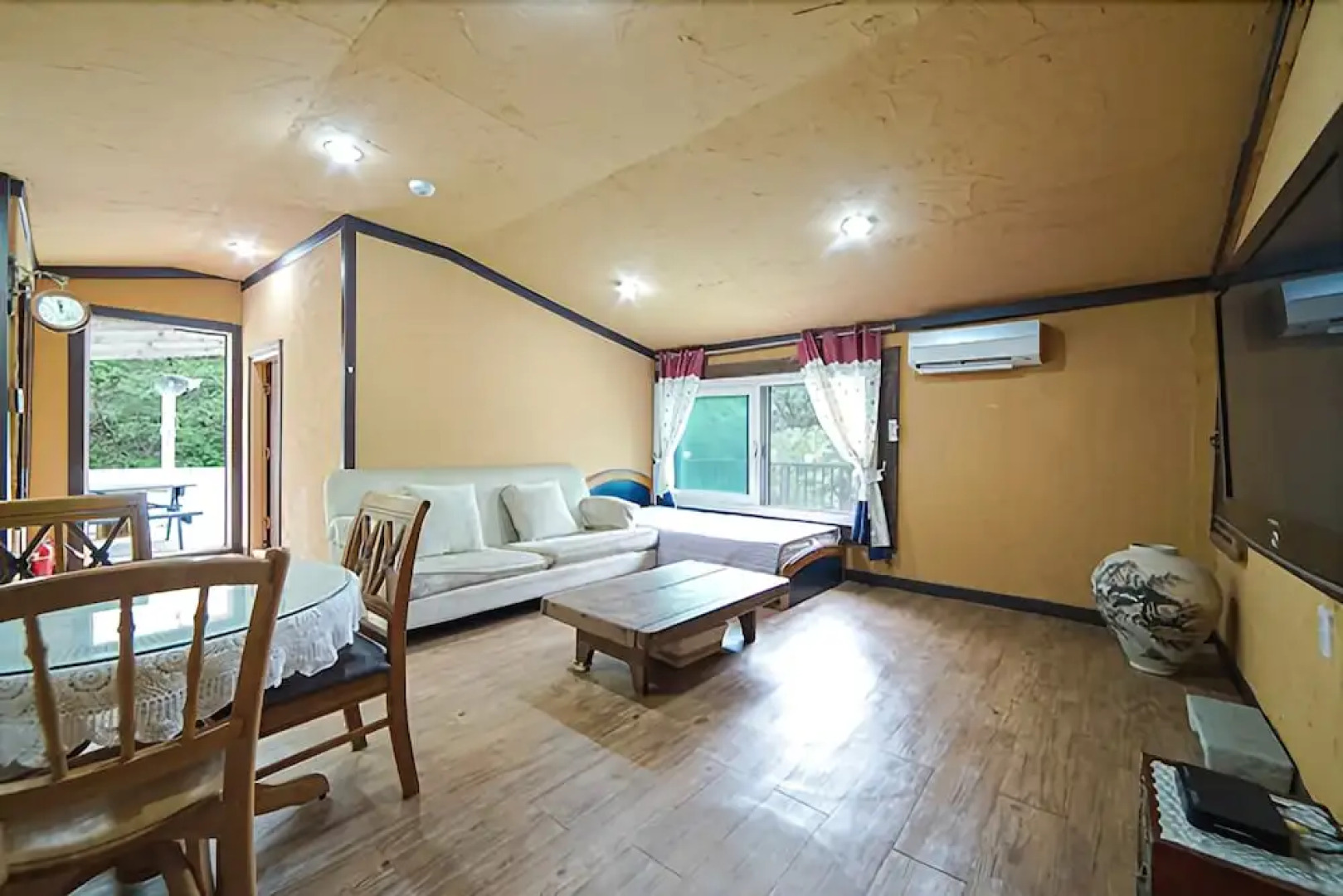 Yeosu Blue Sky Galaxy Pension