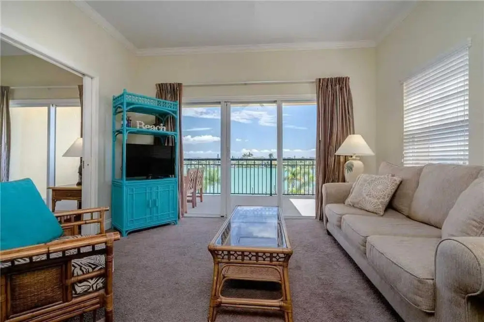 207 - Palms of Treasure Island