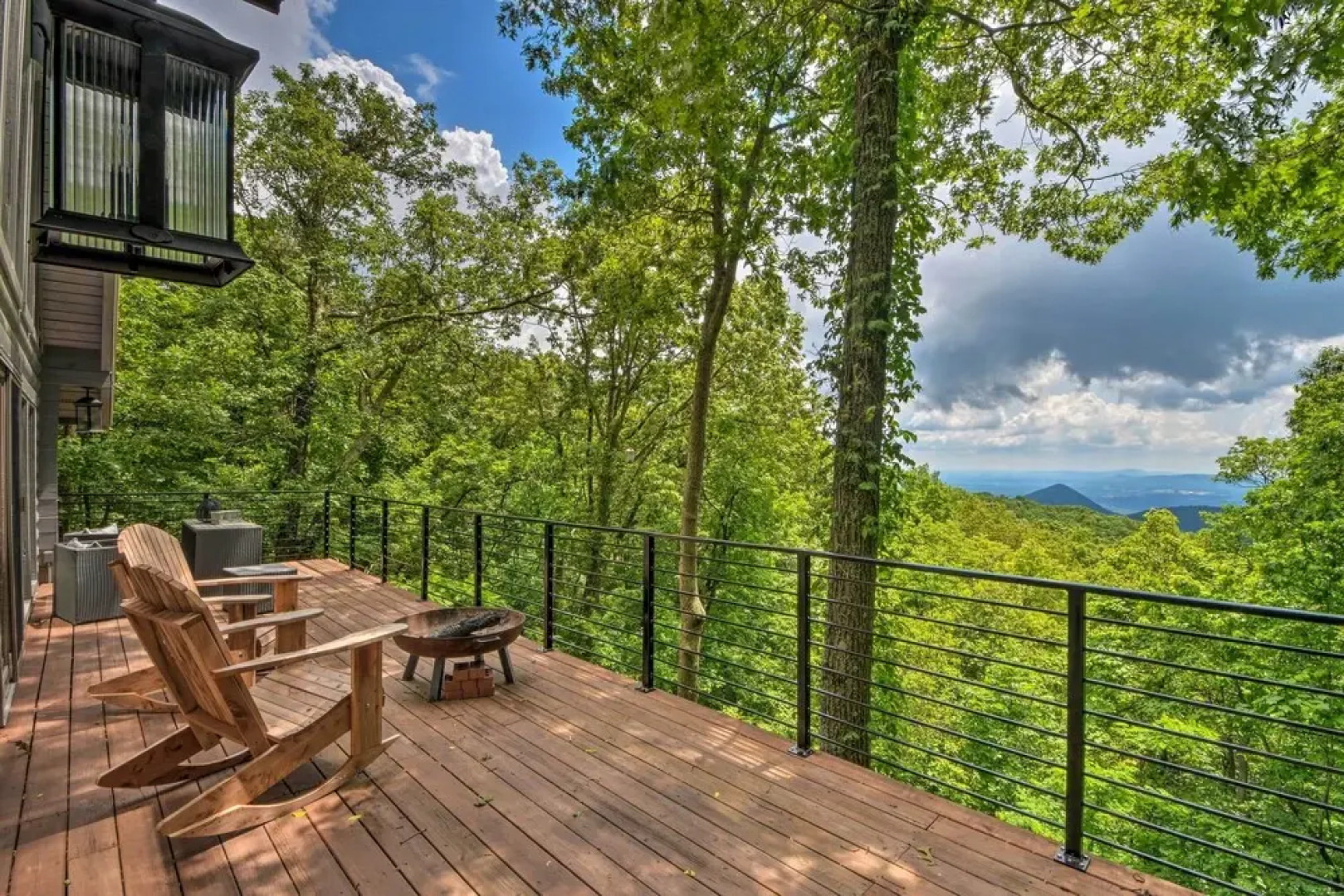 Luxe Jasper Cabin w/ Deck + Blue Ridge Mtn Views!