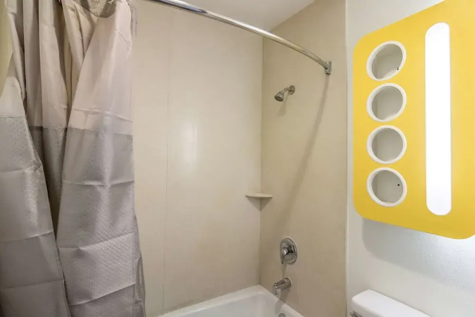 Motel 6 Bell Gardens, CA - Los Angeles