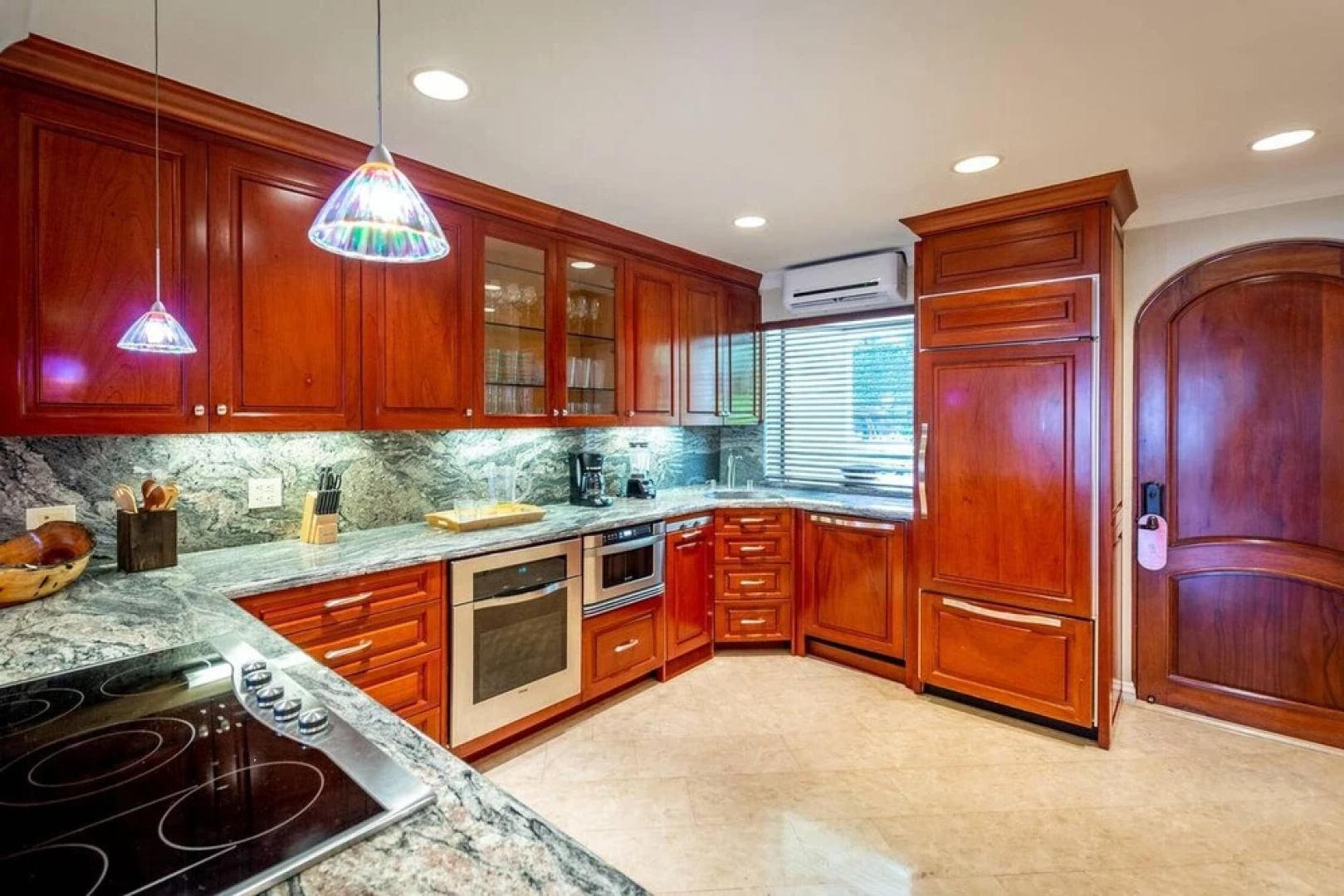 Spacious Open-Concept Condo with Stylish Design, Direct Beach Access & Resort-Style Amenities