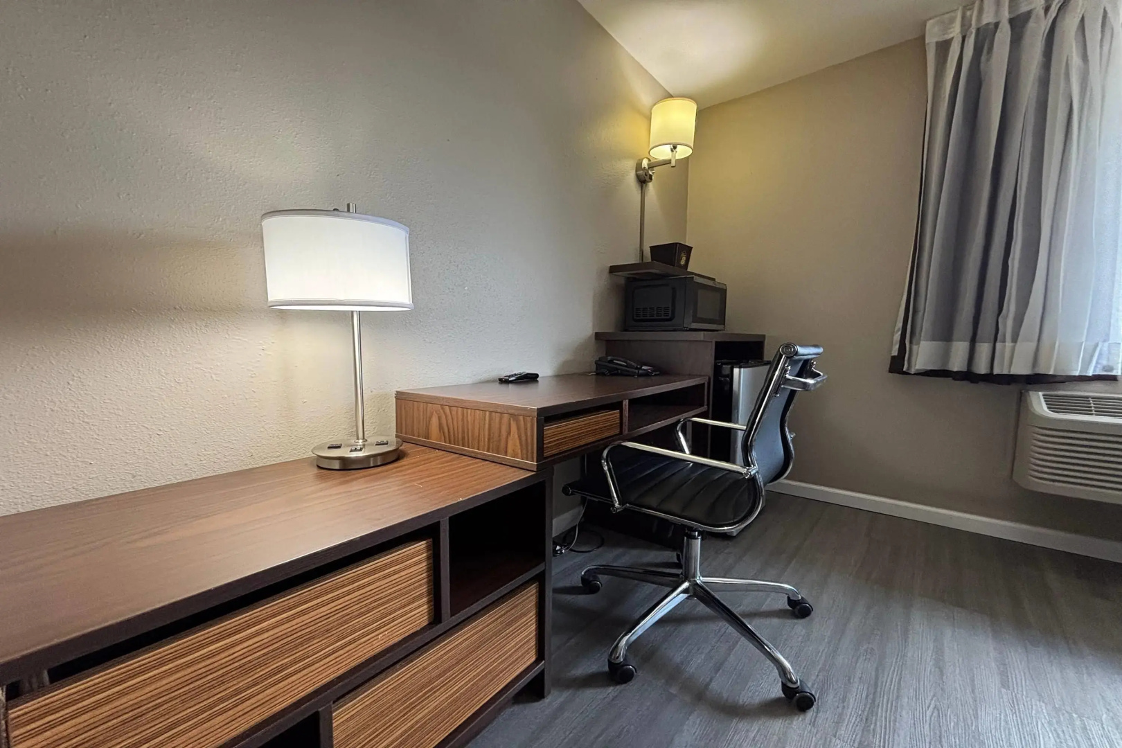 Super 8 by Wyndham Alton