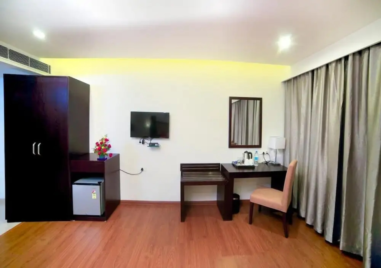 Triguna Clarks Inn