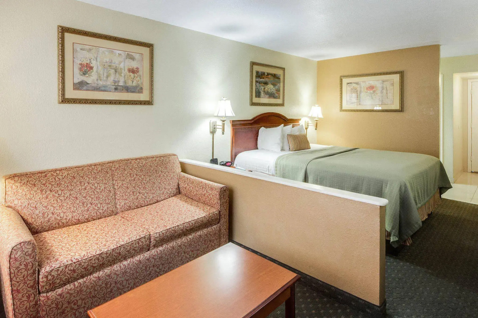 Econo Lodge Inn & Suites Eagle Pass