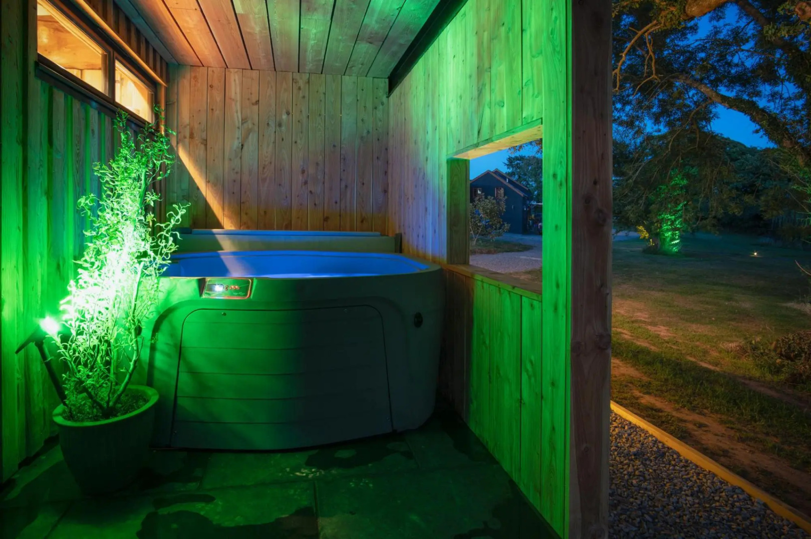 Tawny Lodge - 1 Bedroom - Blossom Farm