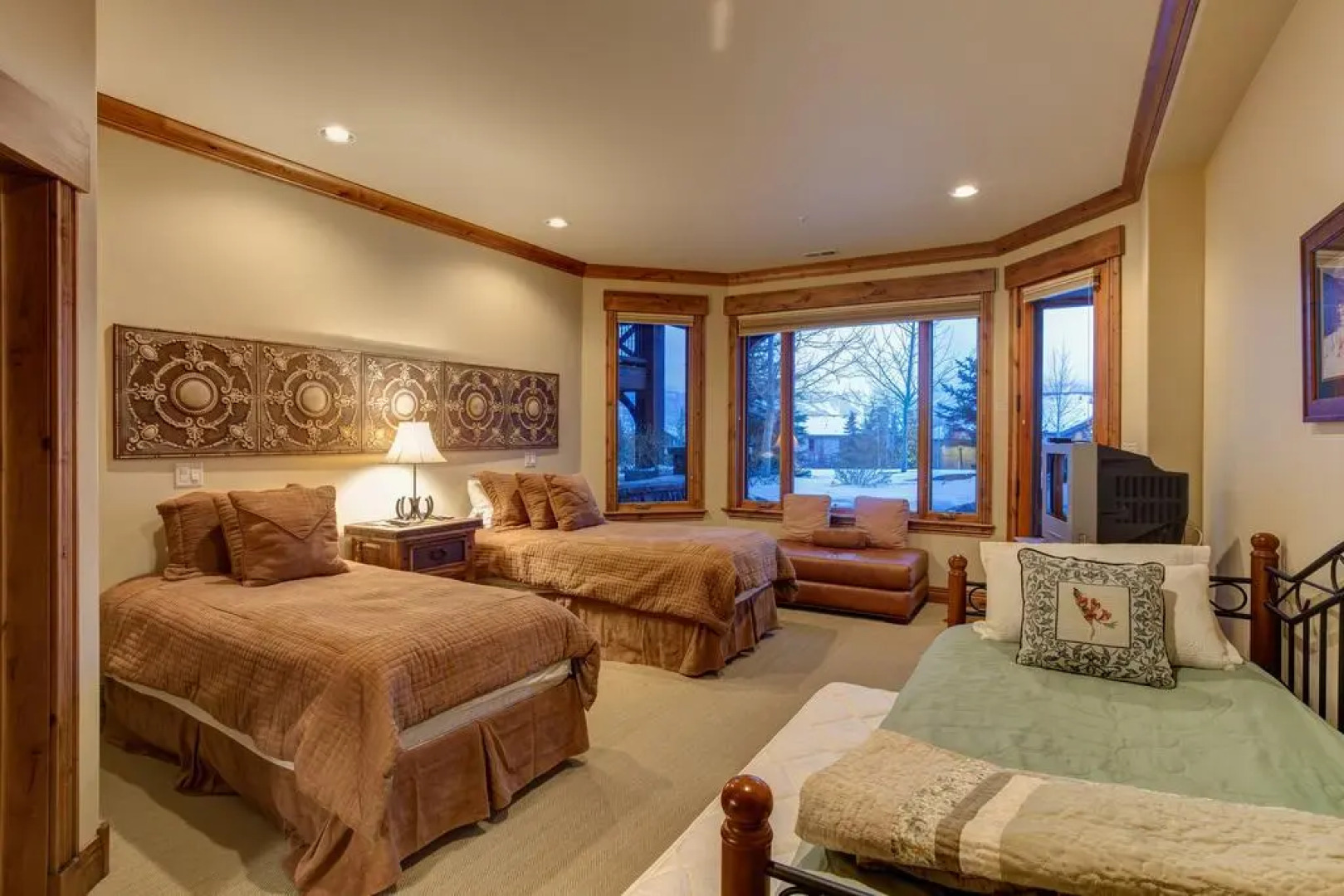 Last Sun at The Cove by Alpine Ski Properties