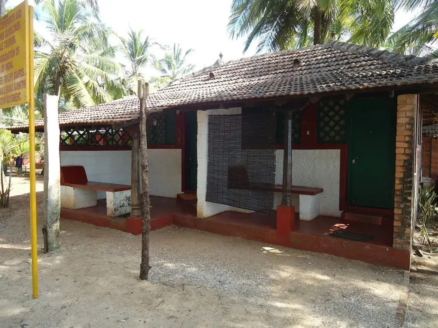 jüSTa Turtlebay on Sea