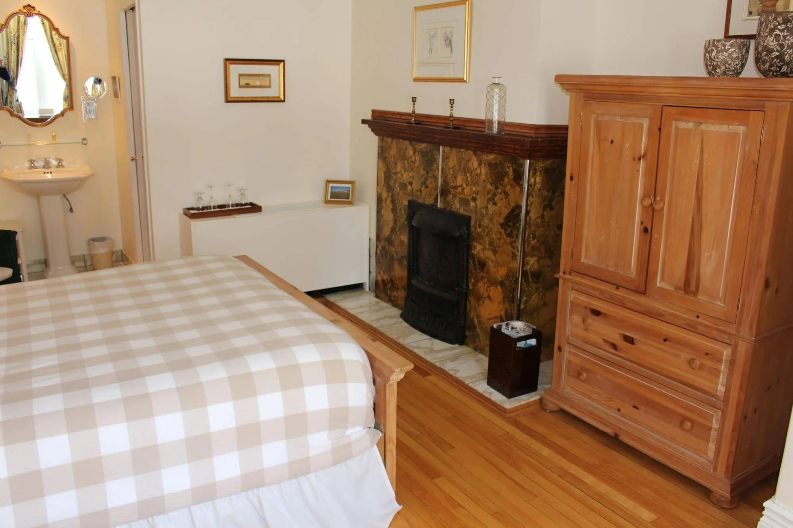 Hotel Charles-Alexandre - Par Aneyro