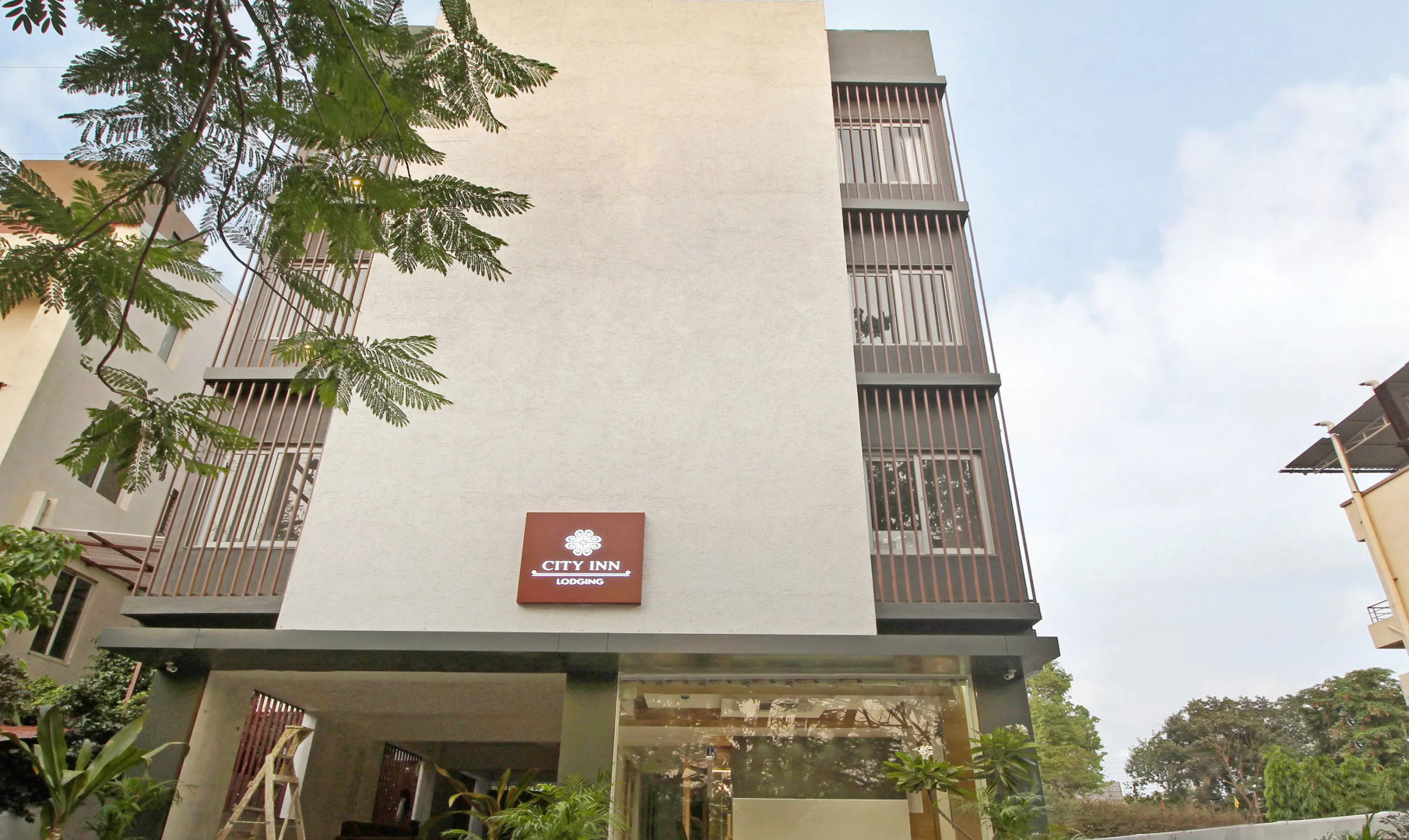 Treebo City Inn, Satara