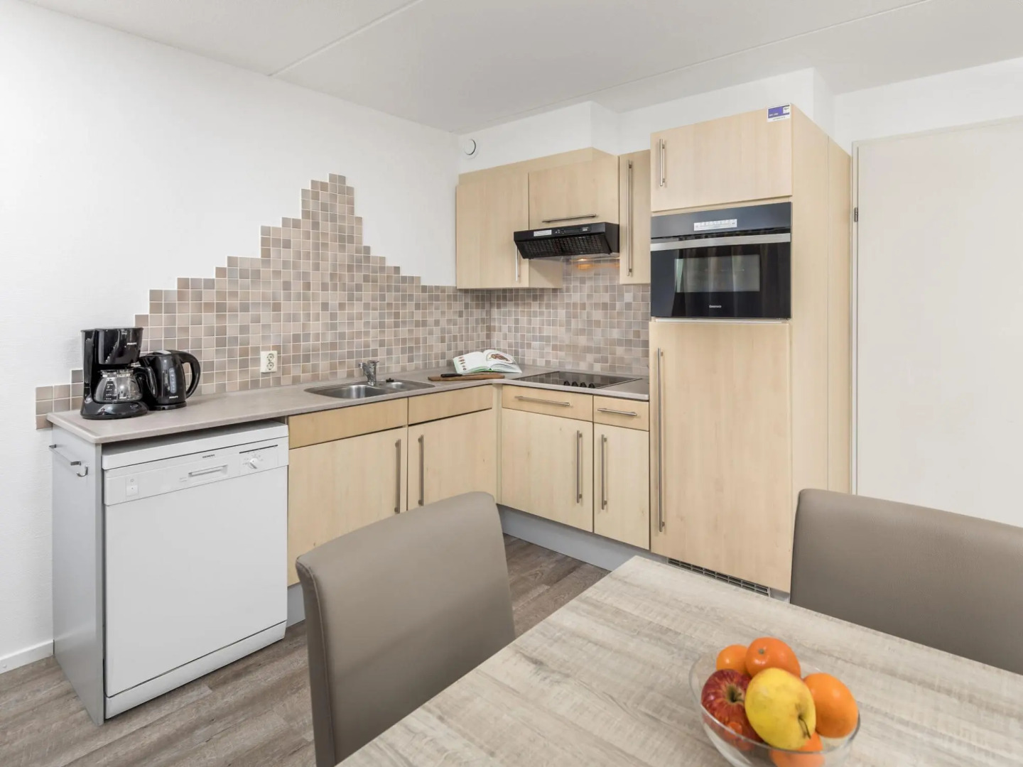 Restyled Bungalow With 2 Bathrooms, Near the Beach