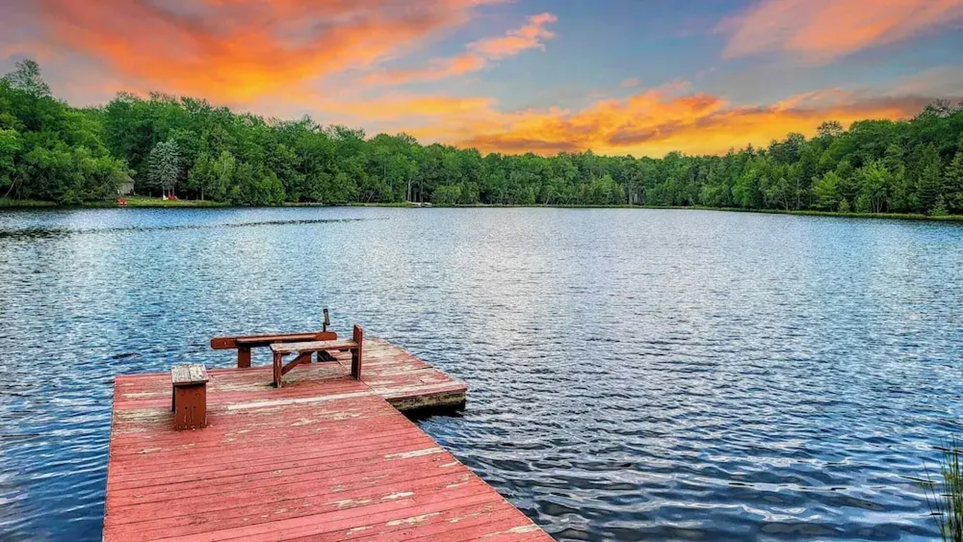 Mountain Memories by Avantstay Hot Tub Enclosed Deck, Large Yard w/ Fire Pit