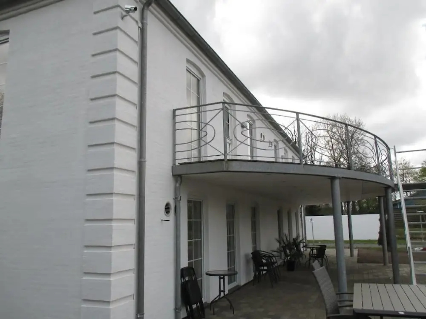 White House Hotel Apartments