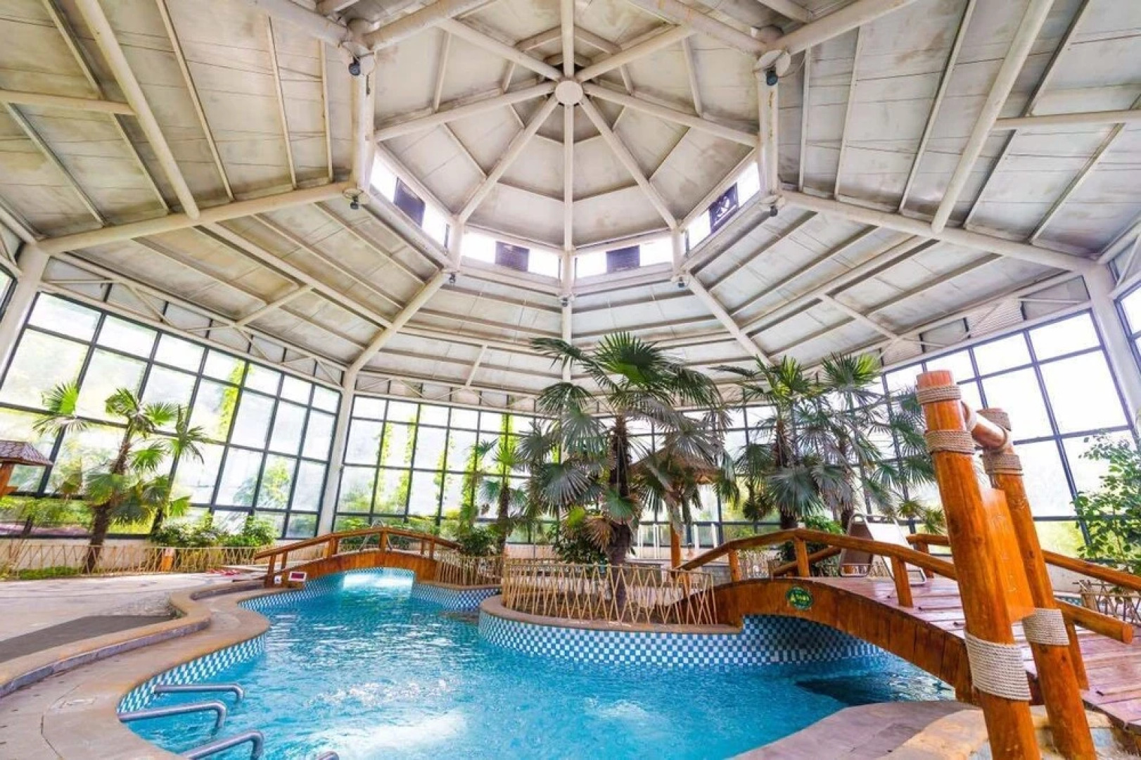 Fengxiang hot spring Hotel