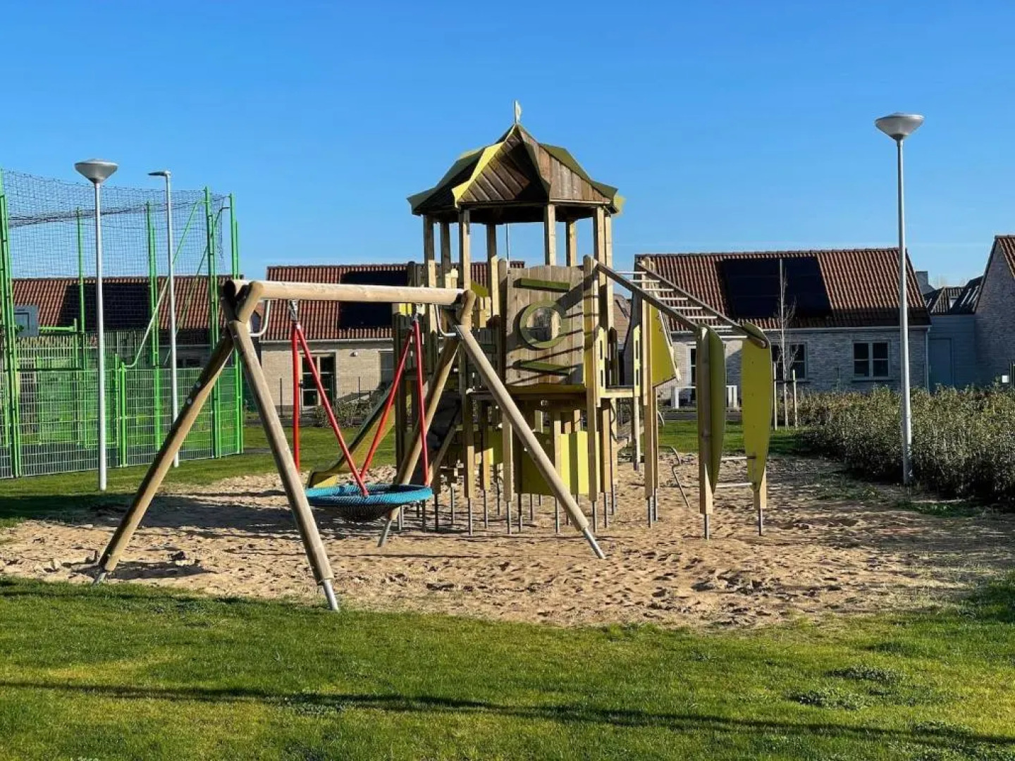 WH36 Gezellig vakantiehuis met 2 slk, tuin en parking