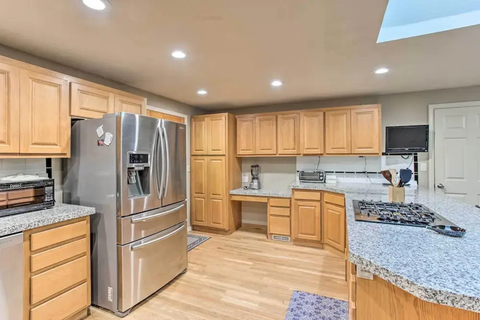 Cozy Washington Escape Near Hiking & Golfing!