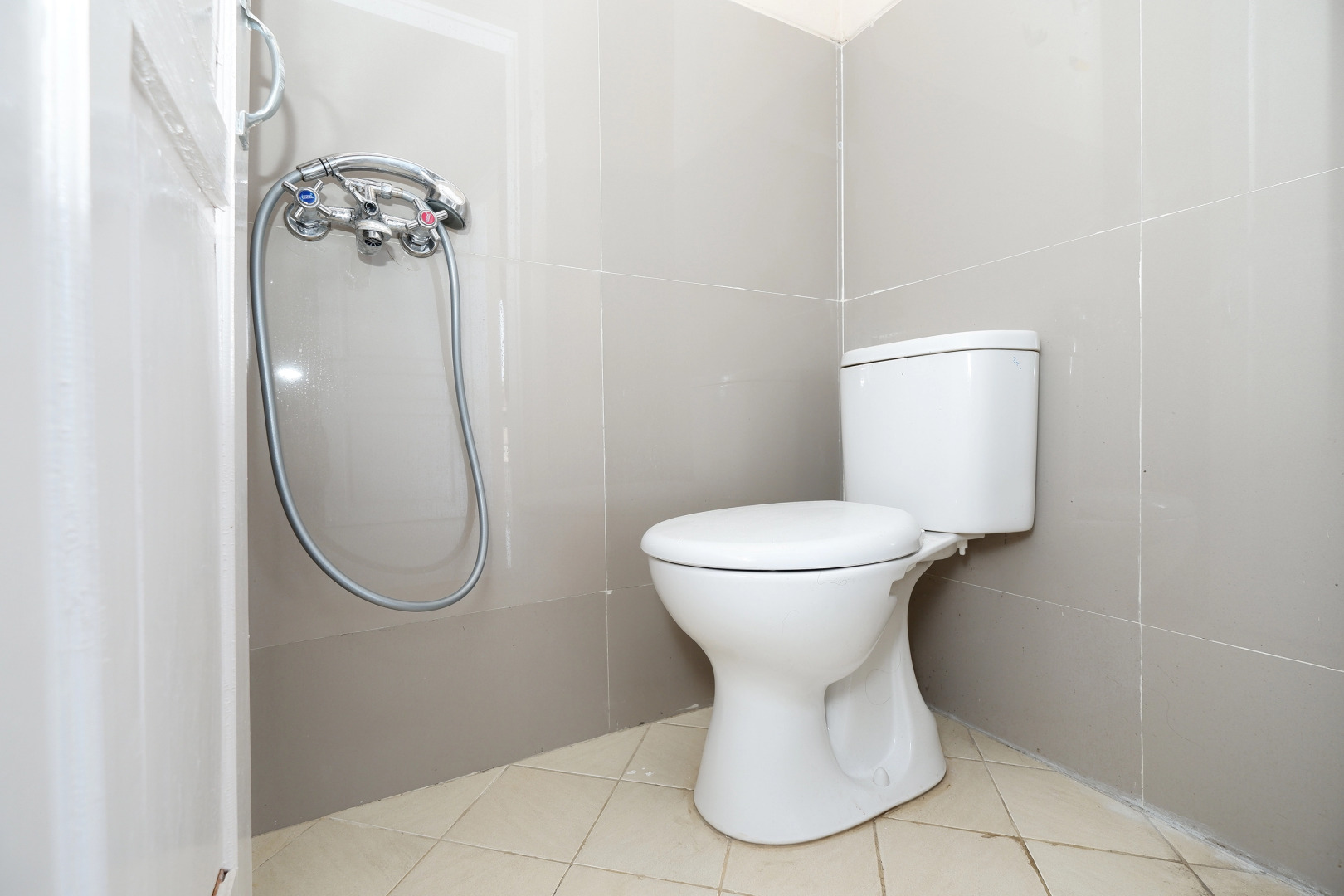 SPOT ON 2027 Putri Guest House Syariah