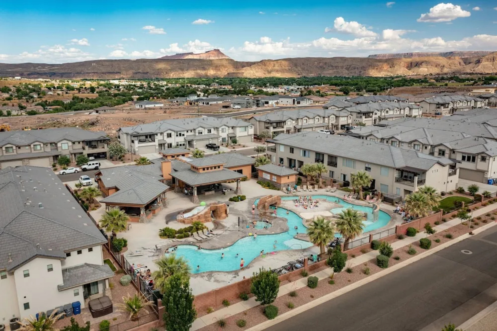 Zion's Paradise 6 Bedroom Townhouse