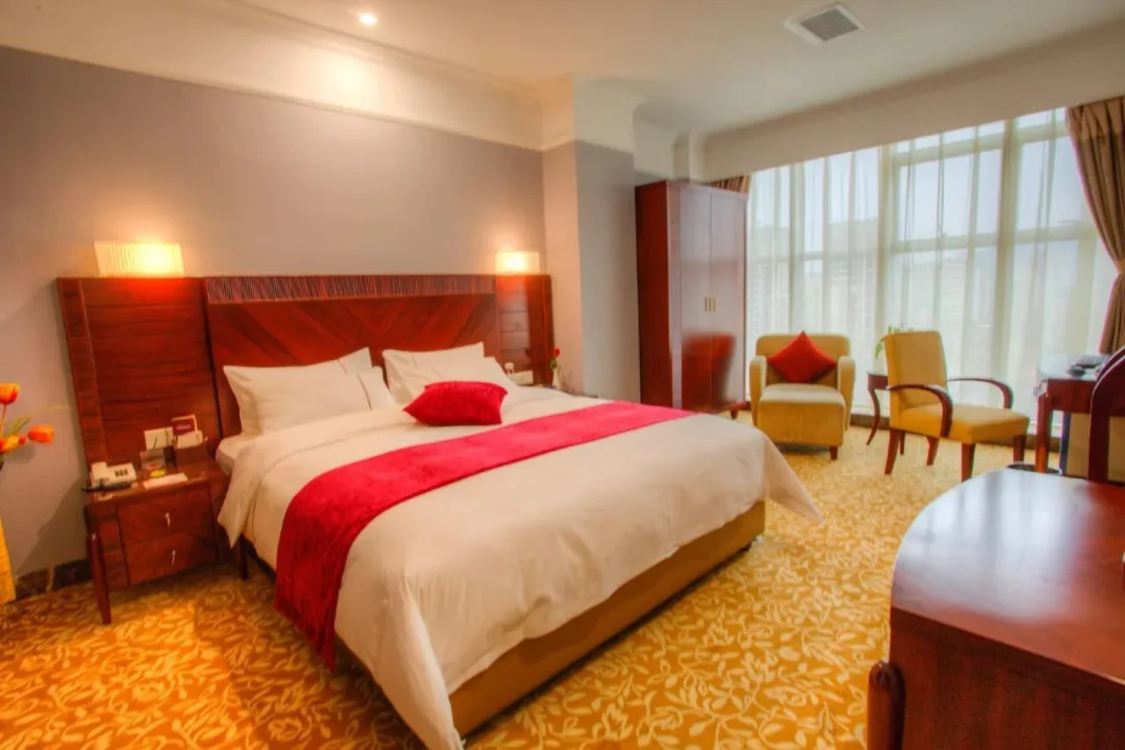 Yishan Business Hotel