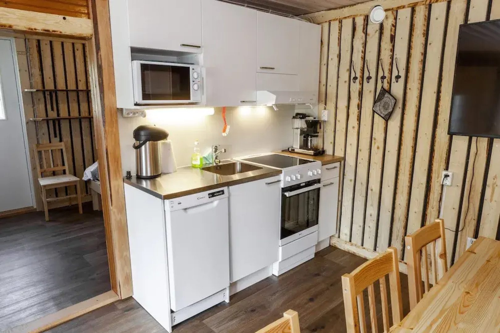 Peace and Privacy Travel - Aulanko Lake Hide-out