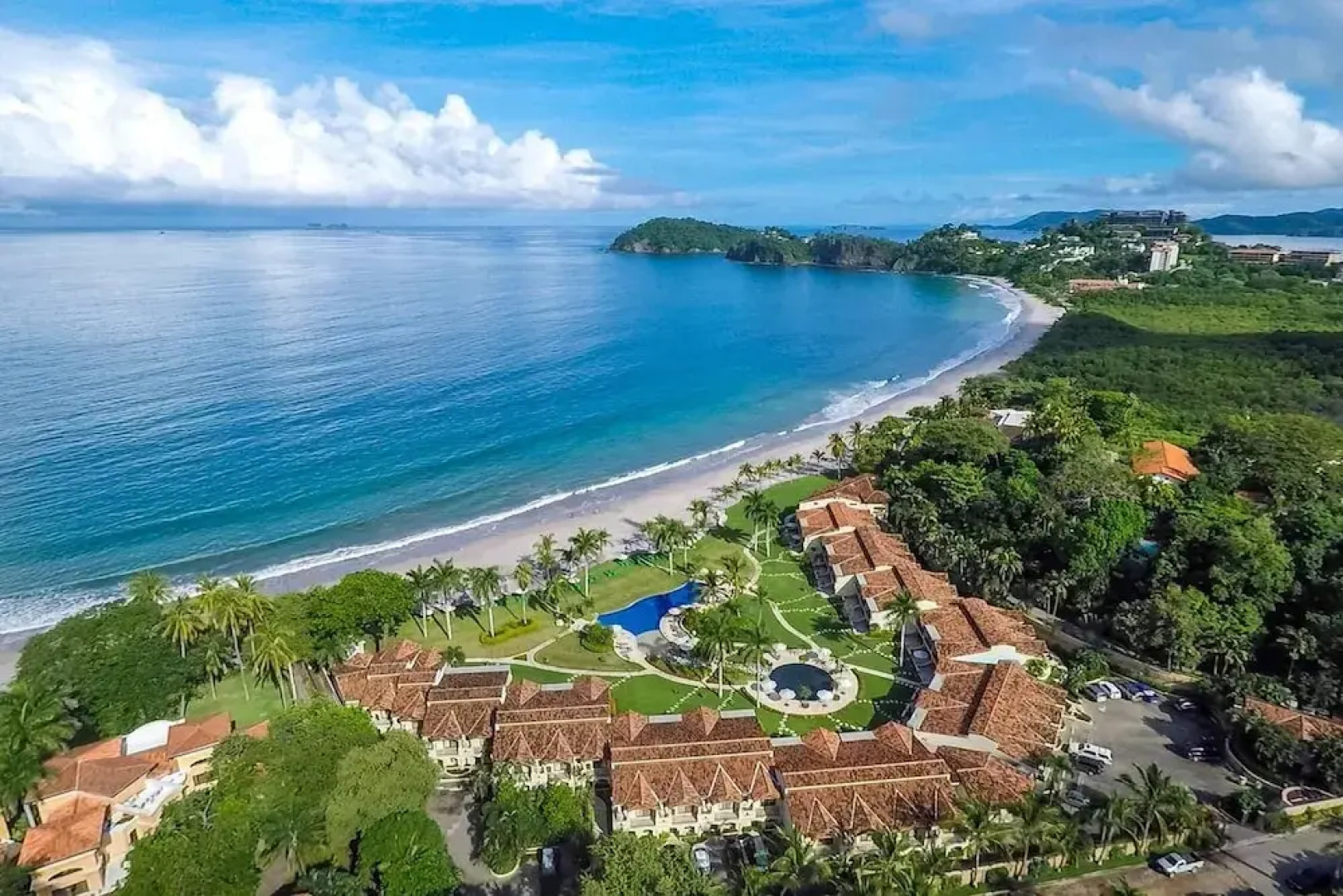 Spacious Open-Concept Condo with Stylish Design, Direct Beach Access & Resort-Style Amenities