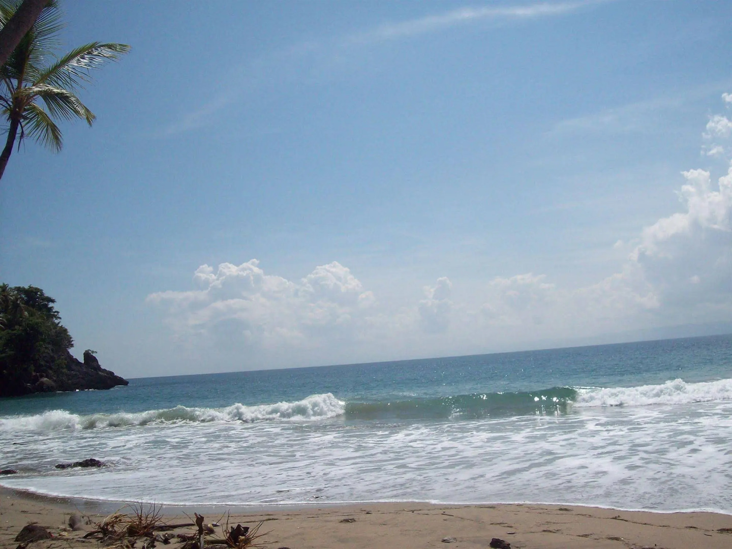 Tambora Beach Suites