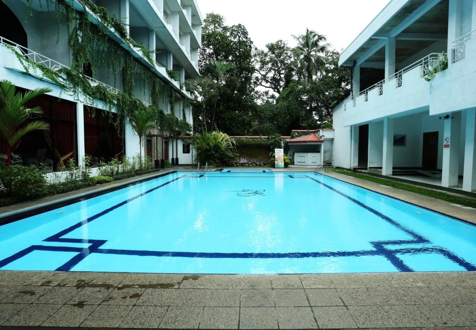 Kandyan Reach Hotel