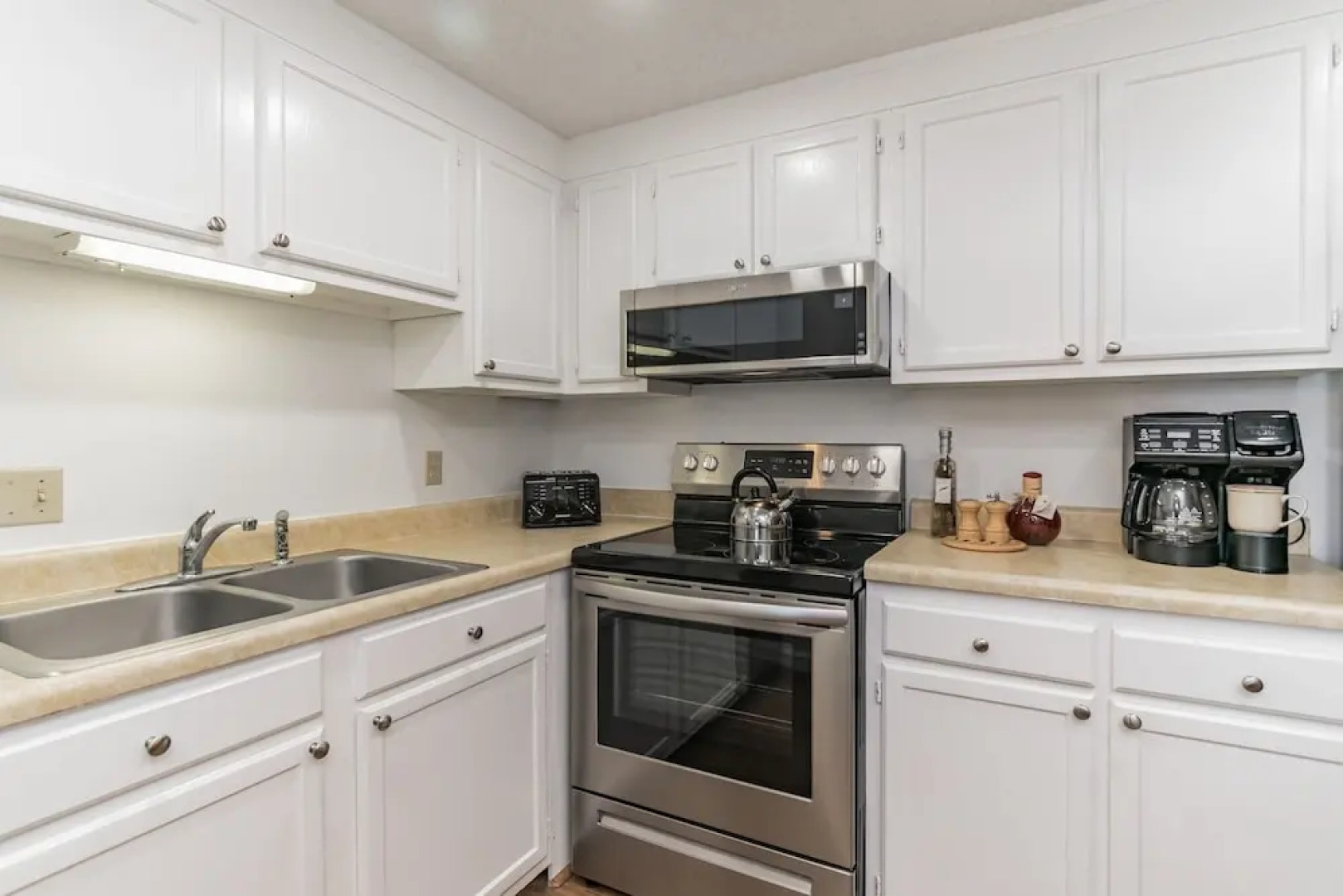 Handsome Condo, View in Sugar Mountain, Heated Pool & Jacuzzi by RedAwning