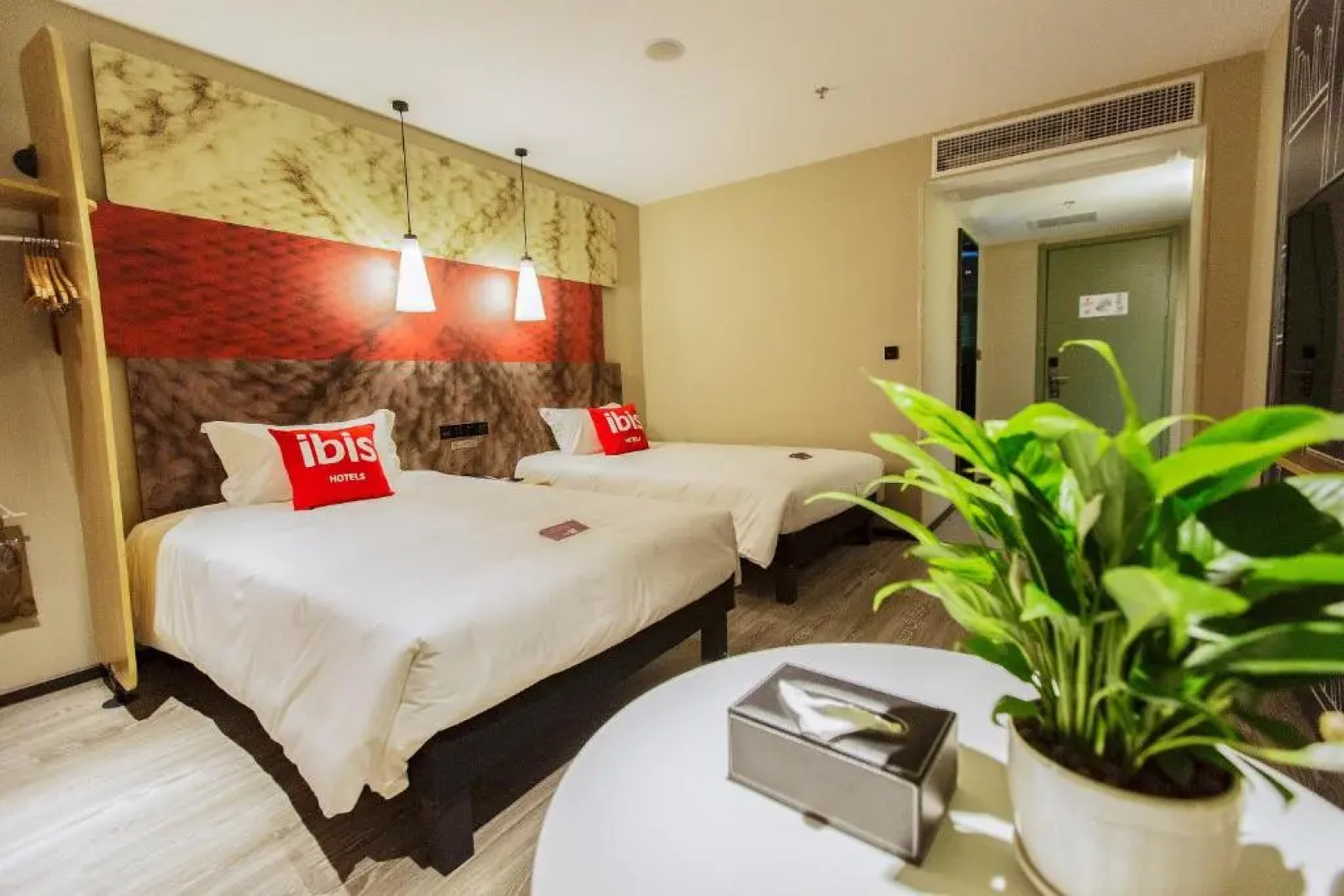 Ibis Neijiang  North Railway station Hotel