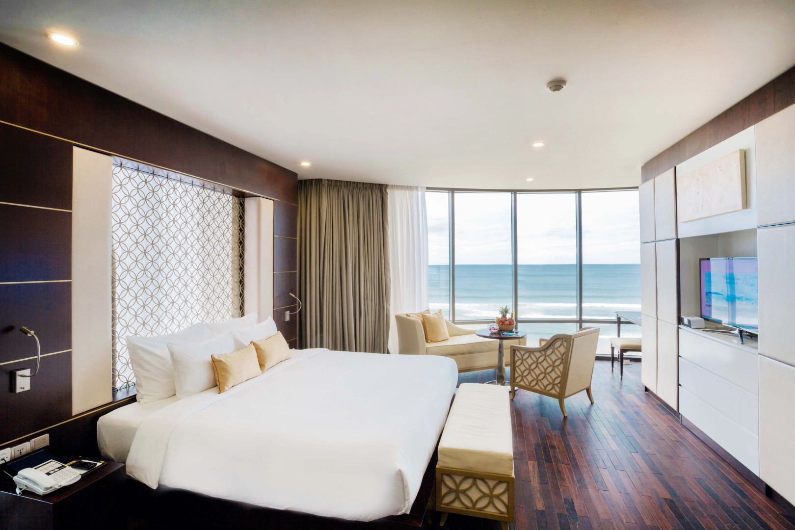 Holiday Beach Hotel Danang