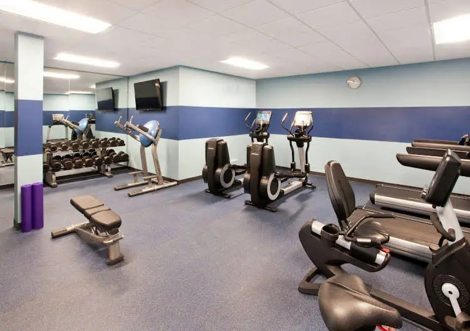 Holiday Inn Cleveland-Airport