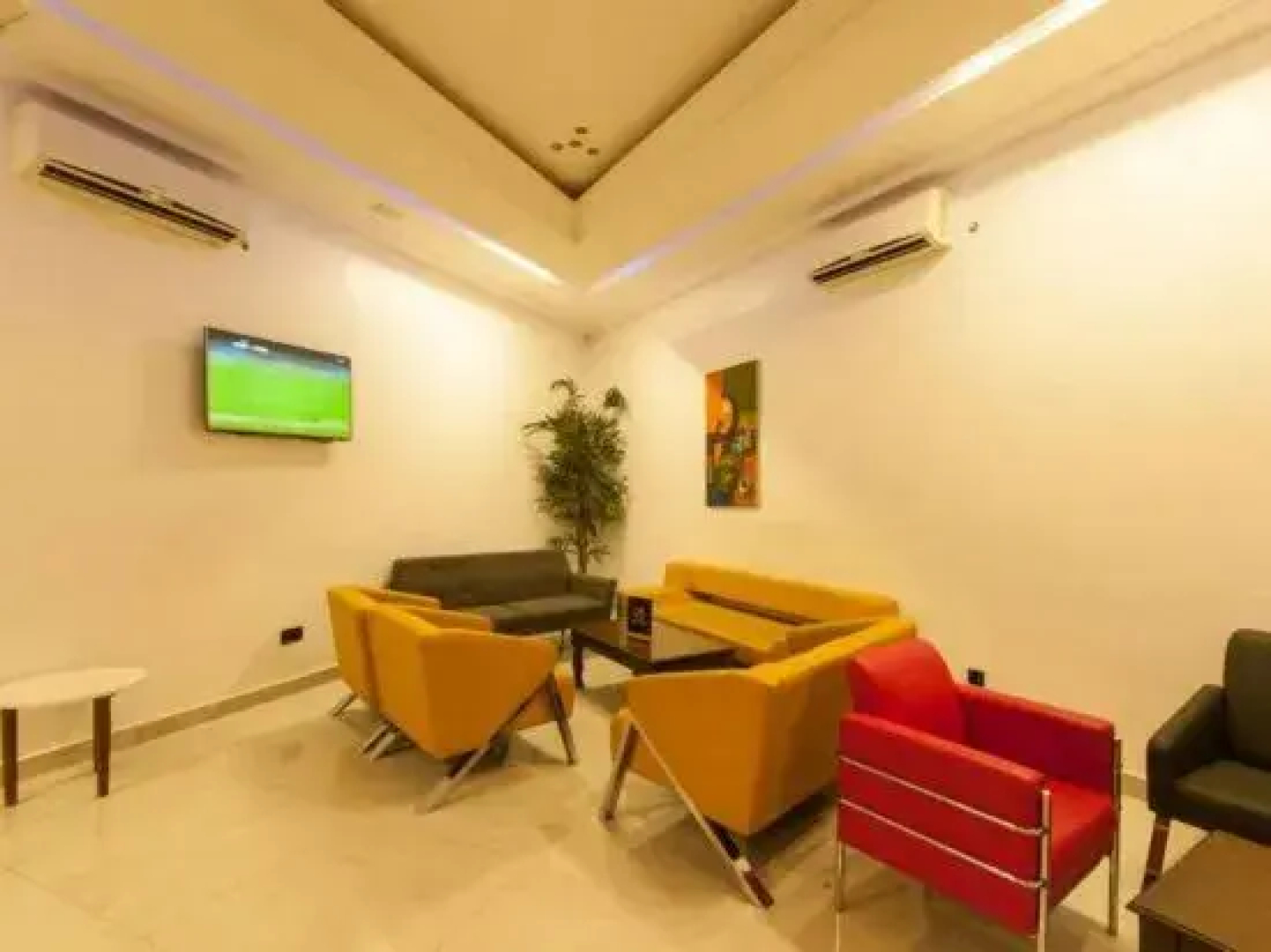 The Point Hotel Suites - Standard