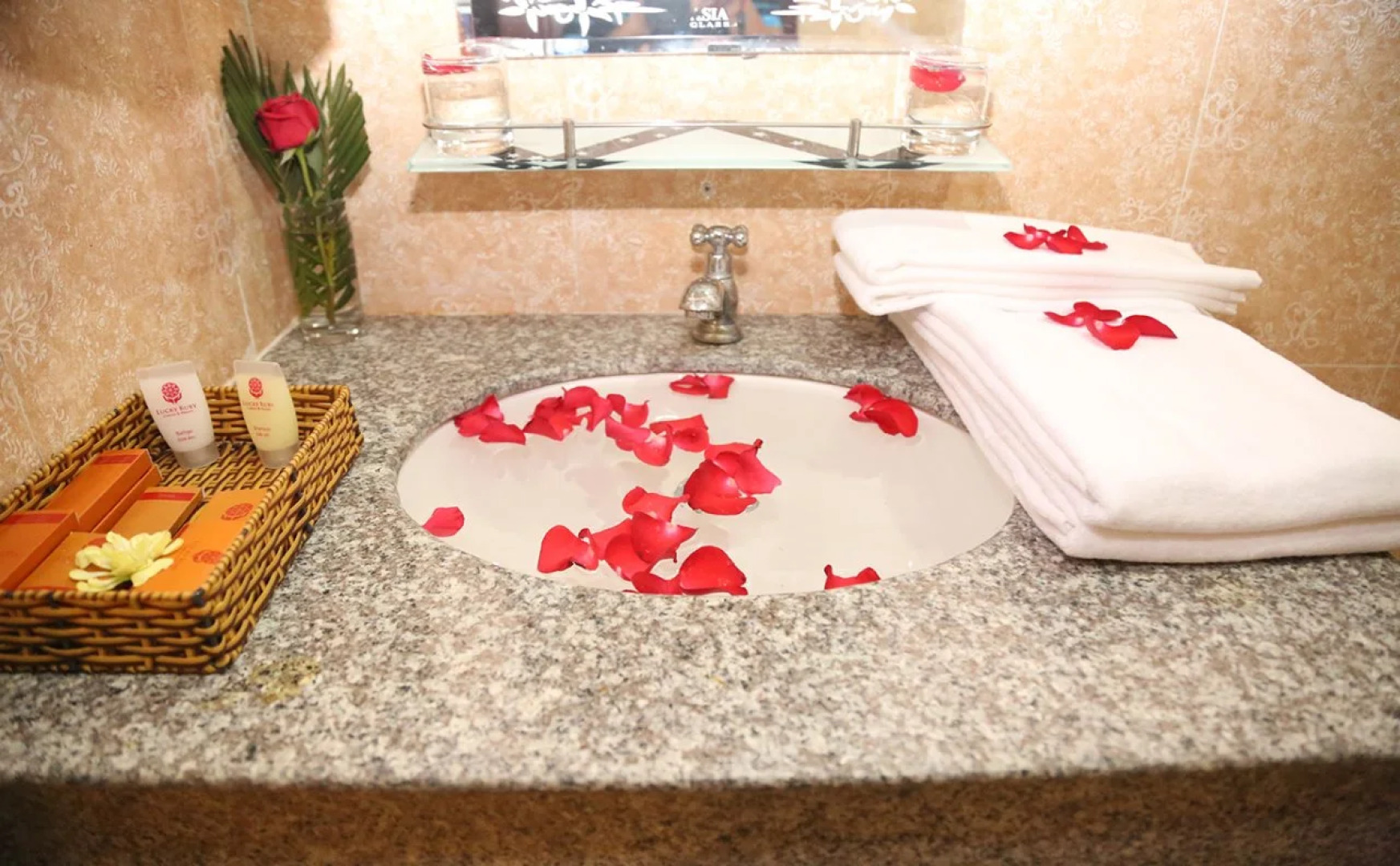 Lucky Ruby Border Casino