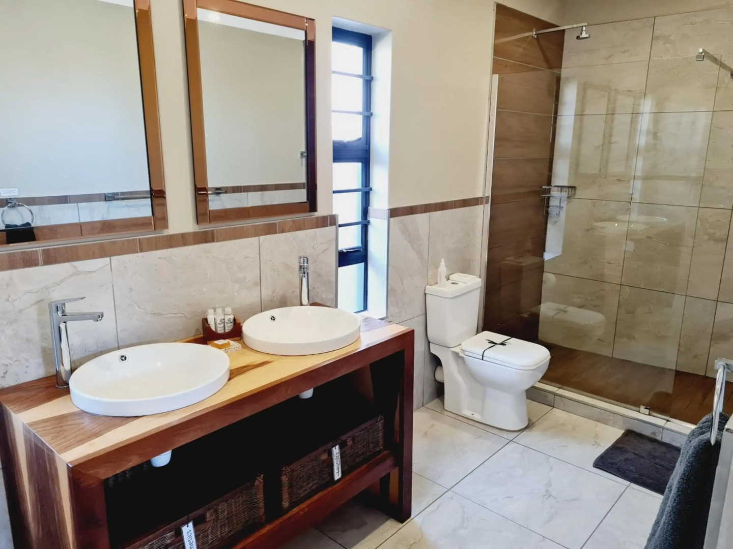 The Hank Guesthouse Pty Ltd