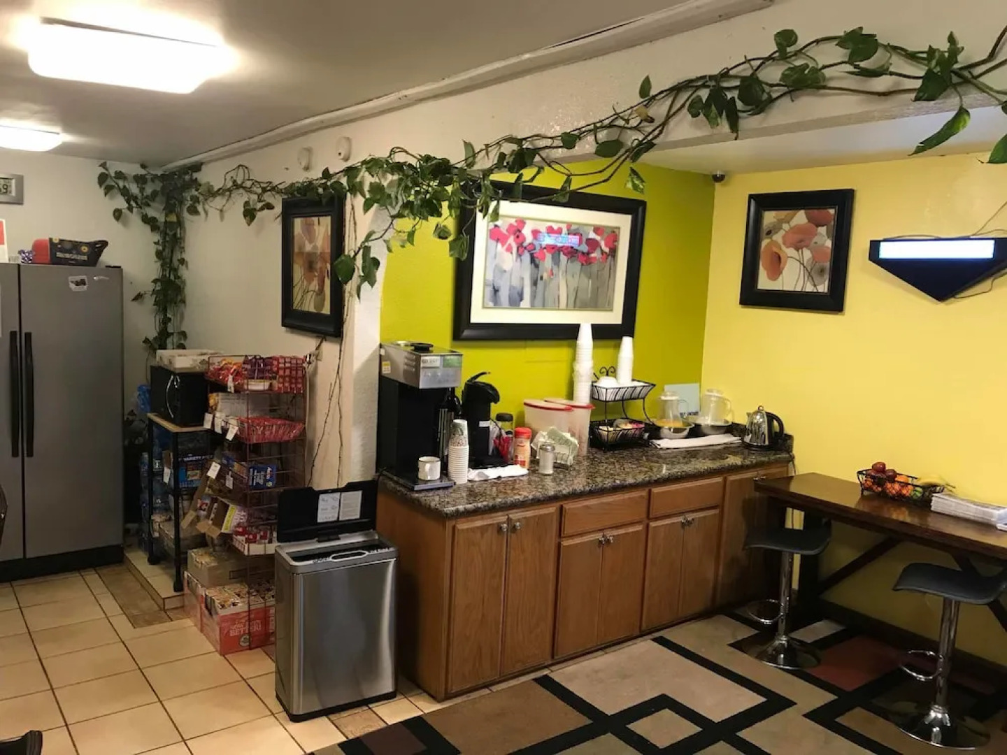 99 Palms Inn & Suites