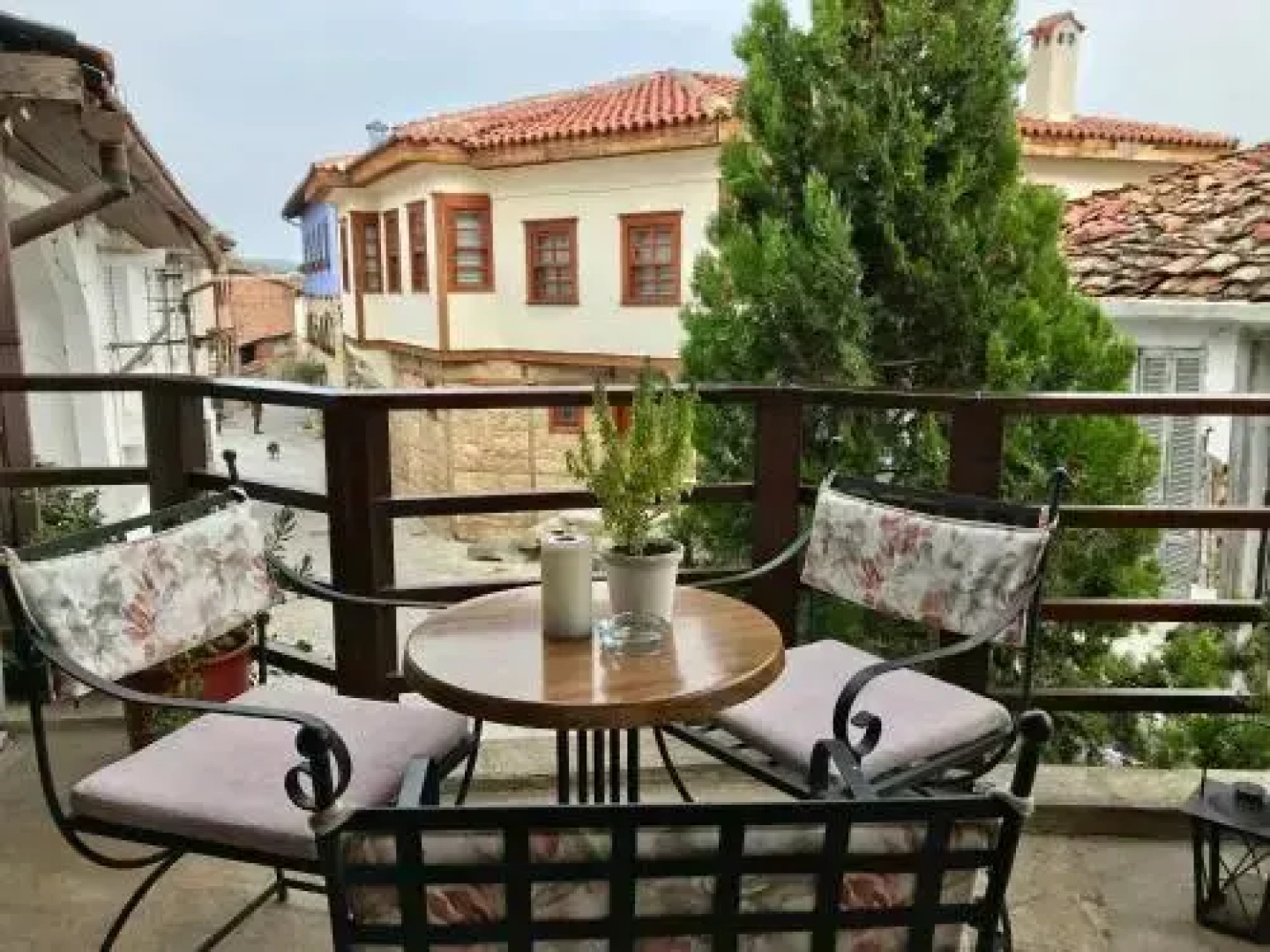 Varosi Guesthouse