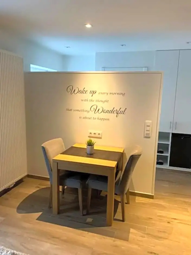 Q Studio (Adults Only)